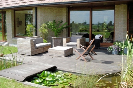Terrasse en pave uni vs terrasse en bois